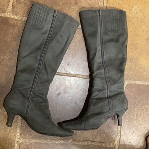 Women’s Bella Vita gray suede knee high boot